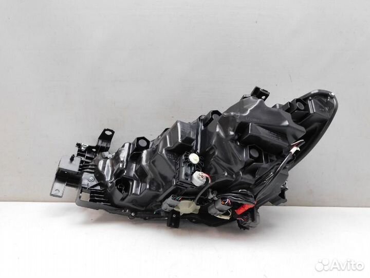 Фара правая Mazda Mazda6