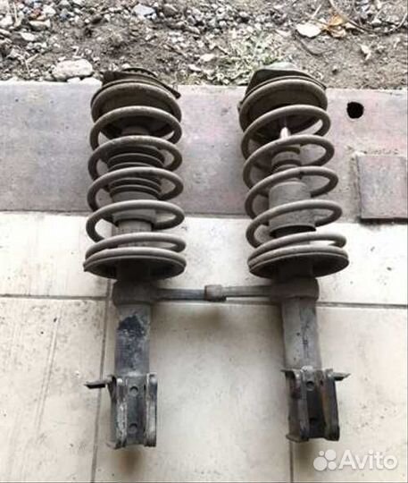 Стойки передние в сборе на ваз 2110 2112 2111