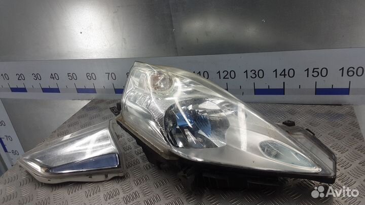 Фара Nissan Leaf