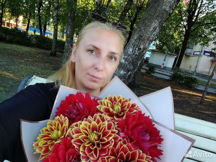 Администратор, оператор колл центра, кладовщик