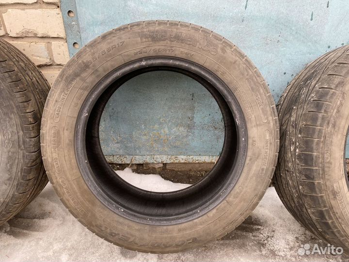 Goodyear Excellence 235/55 R17 99V