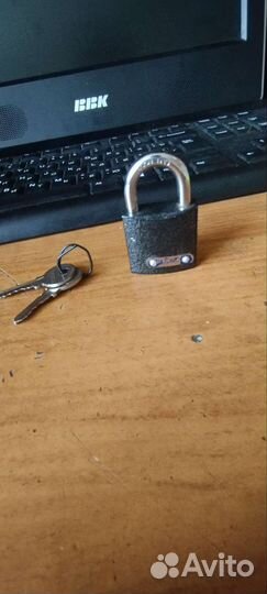 Продам замок
