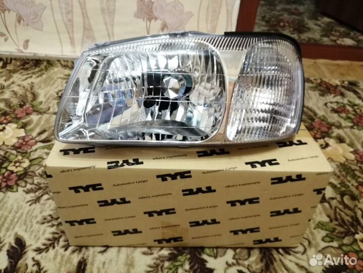 Фара левая или правая Hyundai Accent