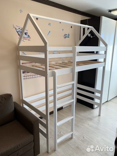 Детская кровать чердак с крышей