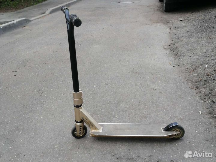 Трюковой самокат Duke 303