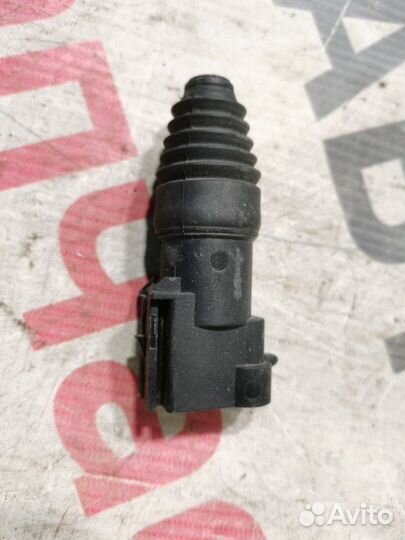 Датчик открытия капота Opel Vectra хетчбек 1.8