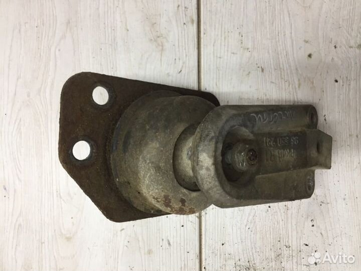 Опора двигателя правая Chevrolet Lacetti седан