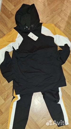 Спортивный костюм женский новый