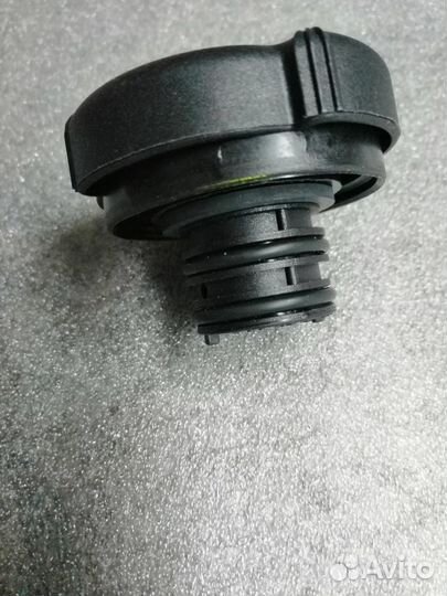 Крышка расширительного бачка BMW E34,E36,E39 и тд