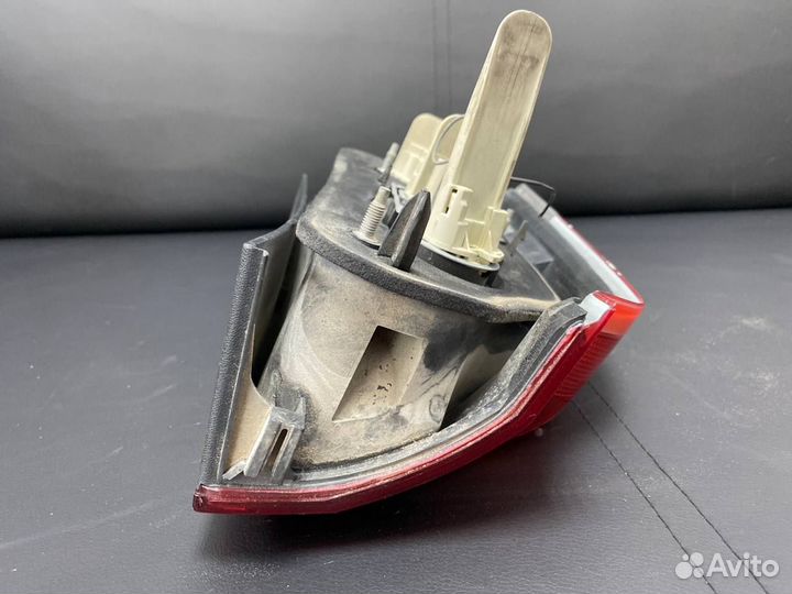 Фонарь задний правый Volvo Xc70-2 (2004-2007)