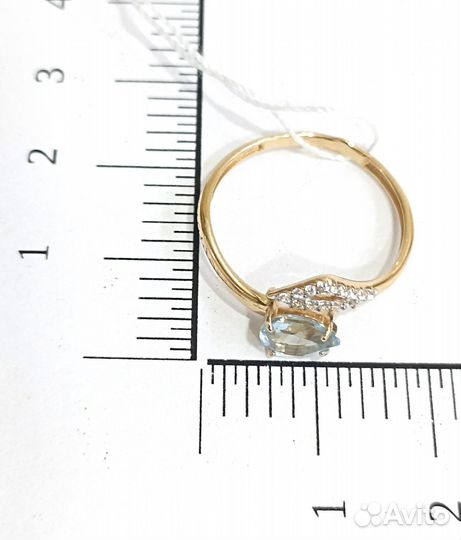 Золотое кольцо с камнем 18р