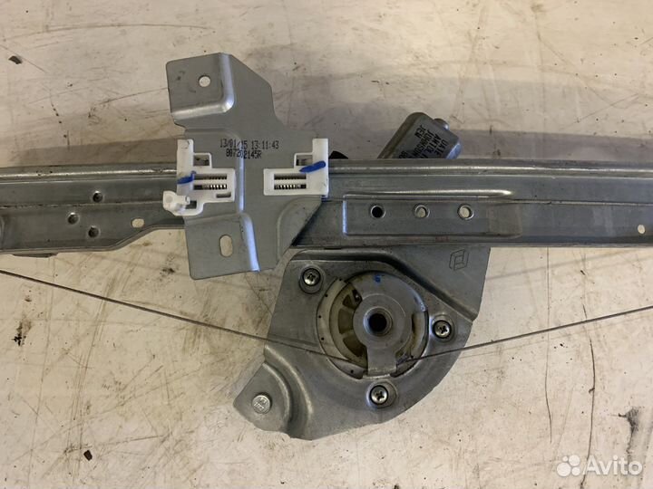 Стеклоподъемник передний правый Renault Duster