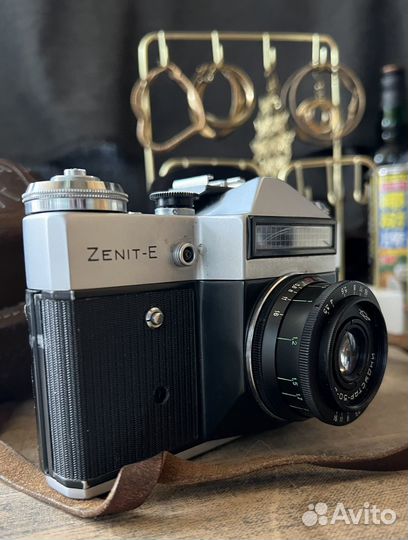 Плёночный фотоаппарат Зенит-Е