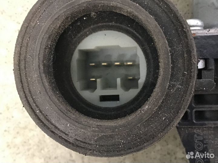 Стеклоподъемник электр. передний правый Toyota RAV