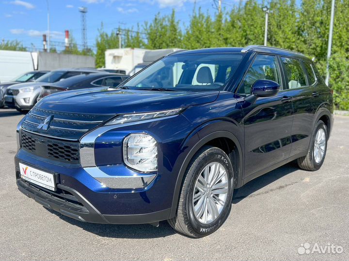 Mitsubishi Outlander 2.5 CVT, 2022, 30 км