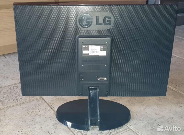 Монитор LG 22M38A в отличном состоянии