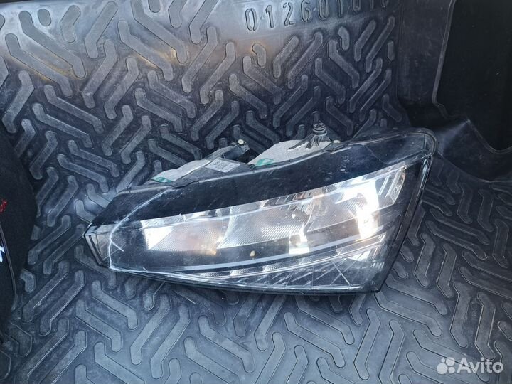 Фара левая