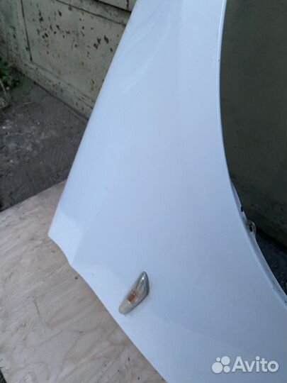 Крыло переднее правое BMW e90