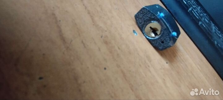 Продам замок