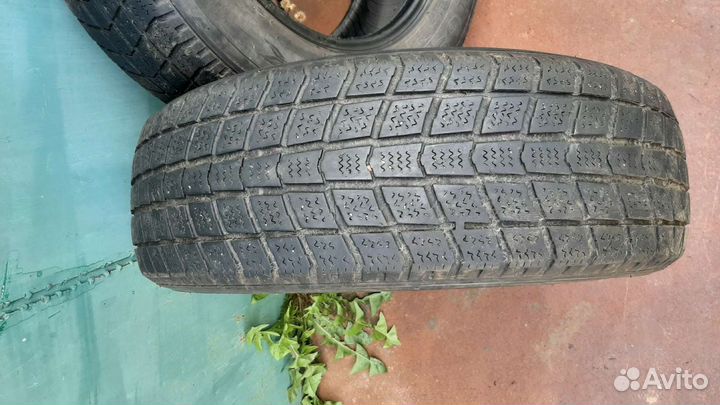 Roadstone Euro-Win 650 215/65 R16