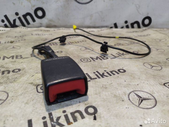 Замок ремня безопасности передний Mercedes E-Class