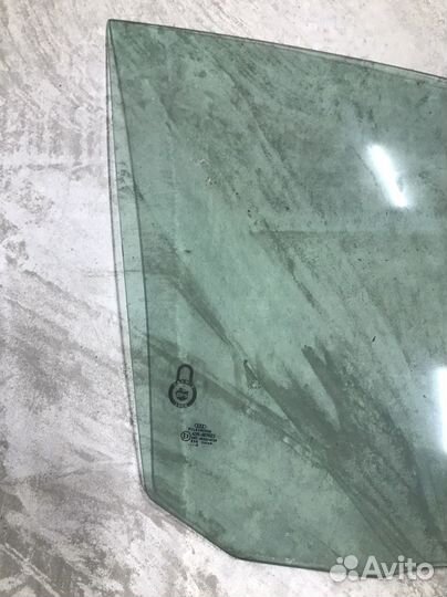 Стекло переднее правое Audi A4 B5 (4191)