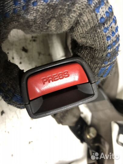 Задний замок ремня KIA Spectra