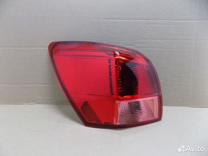 Фонарь задний левый внешний Ниссан Кашкай 2006-14