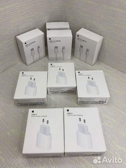 Блоки зарядки и провода iPhone