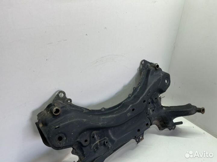 Подрамник передний Toyota Corolla E150/E180