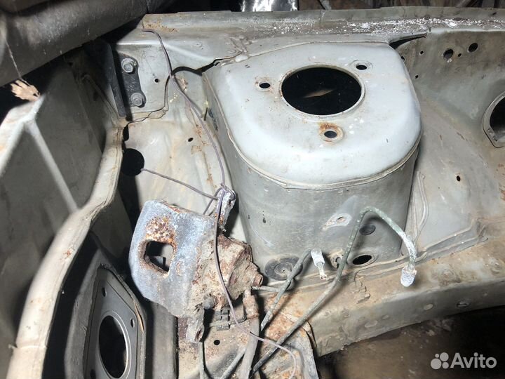 Кузов Ниссан Максима 1990 (третье поколение)