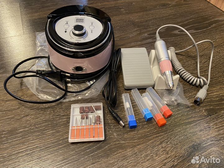 Маникюрный набор. Аппарат для снятия лака zs606