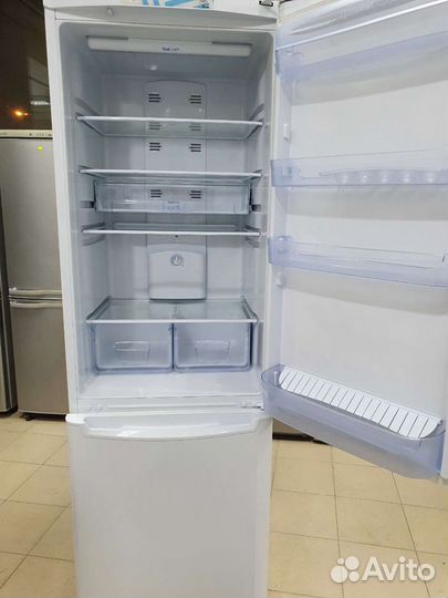 Двухкамерный Холодильник Индезит.No Frost