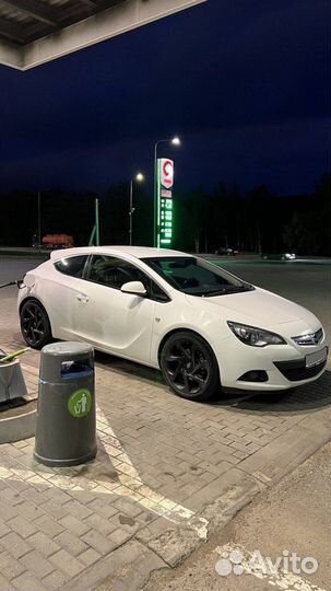 Opel Astra GTC 2.0 МТ, 2012, 140 000 км