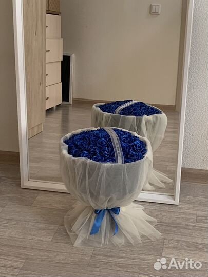 Синие розы букет