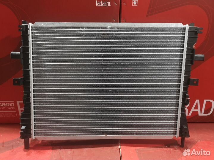 Радиатор двс Ford Crown Victoria 4.6