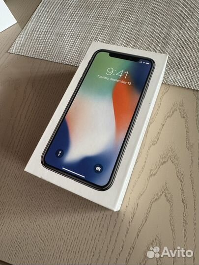Коробка от iPhone 10