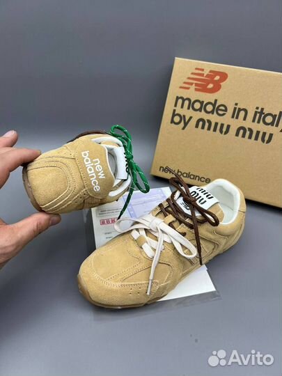 Крассовки колоборация new balance/Miu miu