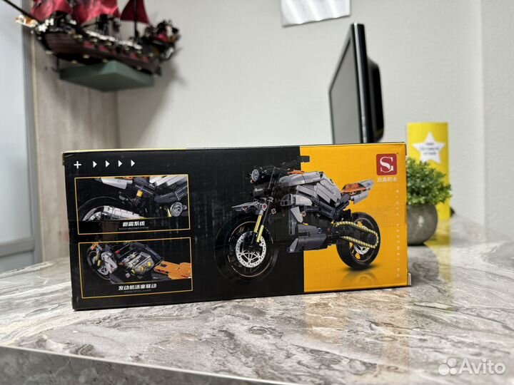 Конструктор Мотоцикл Norton V4CR