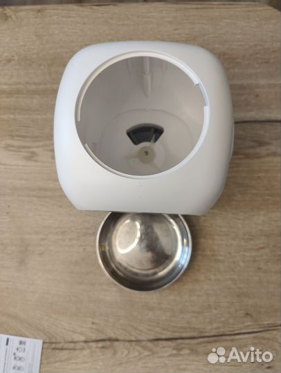 Автоматическая кормушка для кошек
