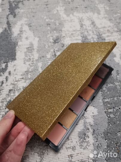 Палетка теней Revolution