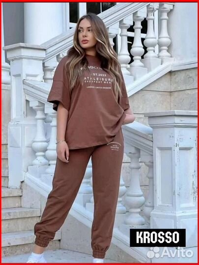 Женский спортивный костюм с футболкой 50