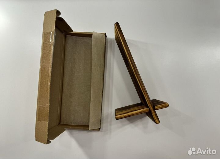 Подставка для телефона из дерева