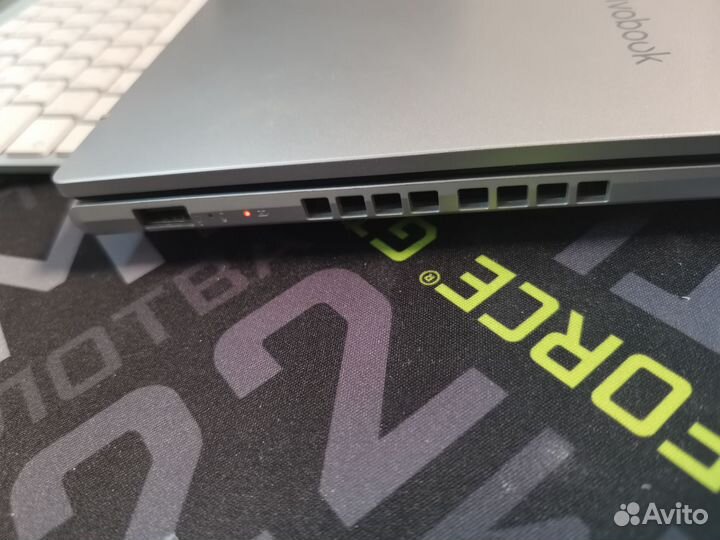 Ноутбук asus vivobook