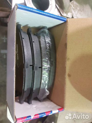 Тормозные колодки передние