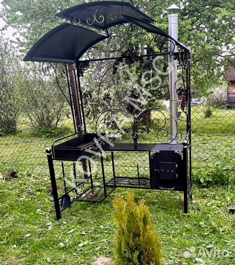 Мангал с крышей