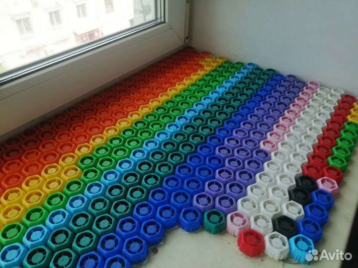 Набор пластиковых крышек от детского питания