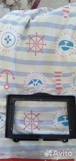 Рамка для андроид магнитолы Гранта FL