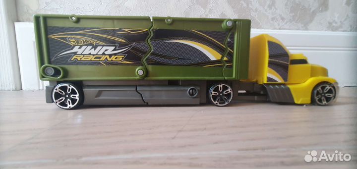 Hot wheels crashin' big rig жёлтая кабина