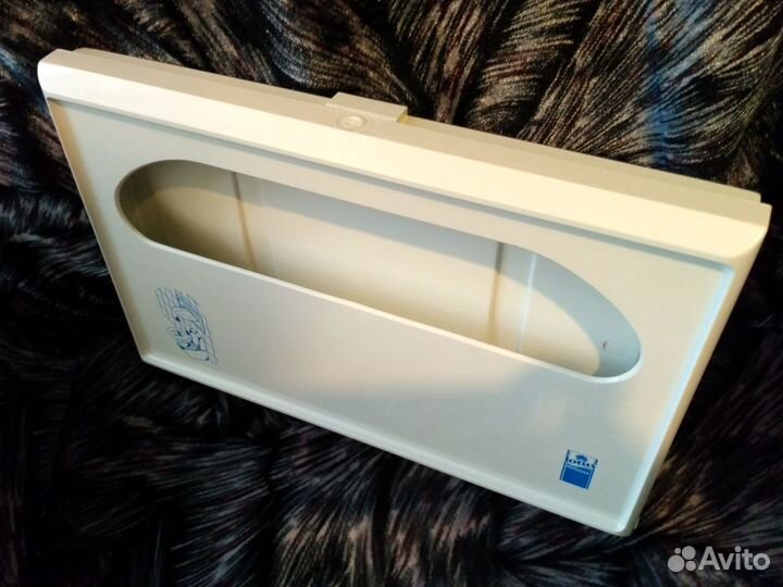 Диспенсер покрытий на унитаз lotus